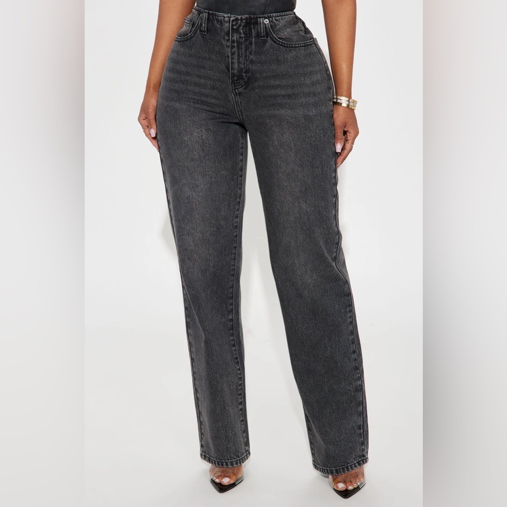 BRAND NEW - Fashion Nova - Straight Leg Jeans